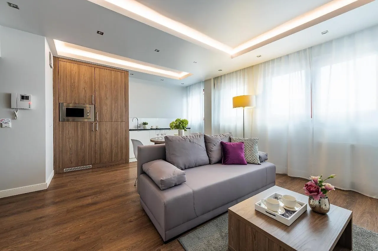 P&O Apartments Plac Europejski Варшава