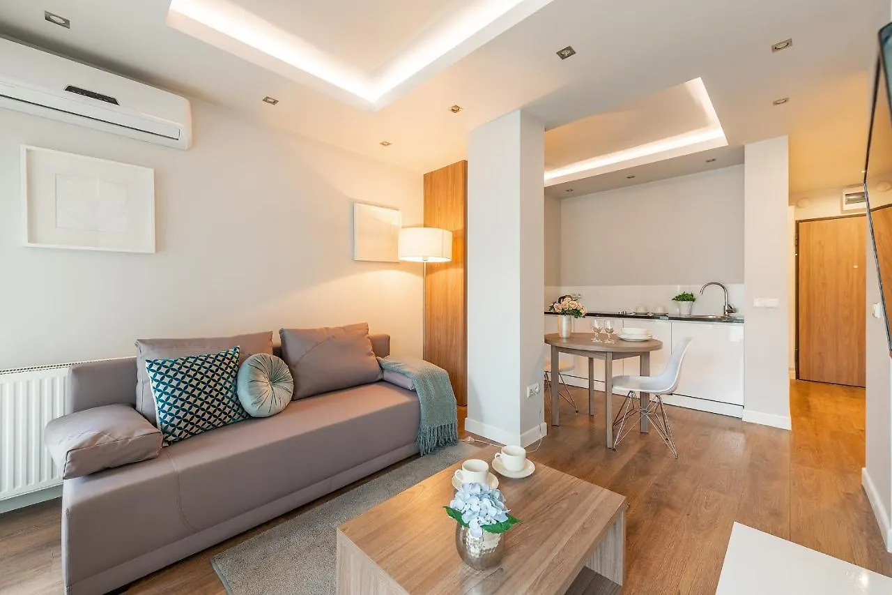 P&O Apartments Plac Europejski Варшава